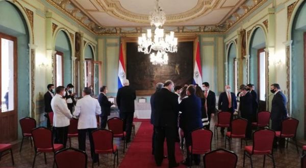 Nuevo canciller intentará que Pedro Juan y Salto del Guairá también abran este jueves