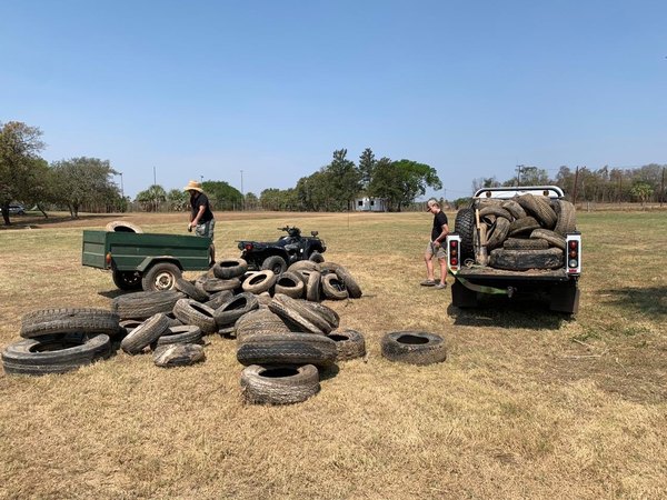 Crónica / (VIDEO) Aprovecharon la bajante del río Paraguay y fueron a limpiarla