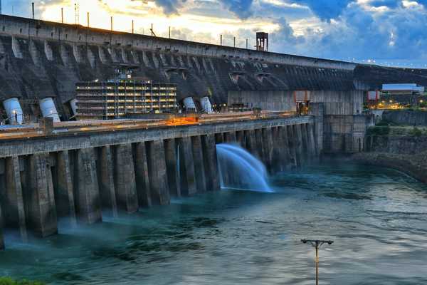 Propaganda ENGAÑOSA de la ITAIPÚ sobre producción y productividad