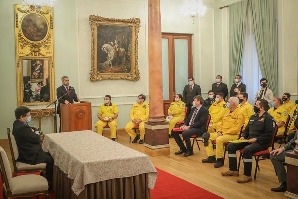 Bomberos azules y amarillos firmaron un acuerdo de alianza operativa - El Trueno