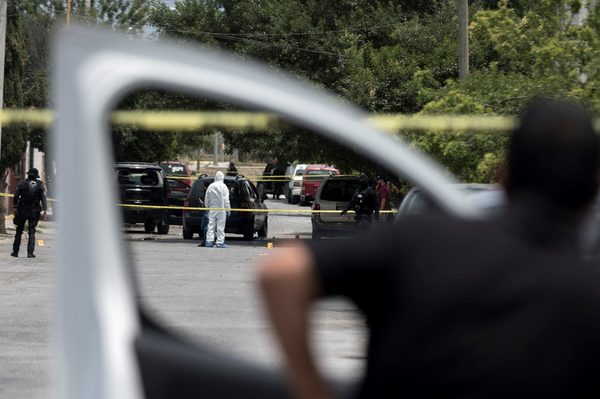 Mueren 14 presuntos sicarios en choque con policías en el norte de México - MarketData