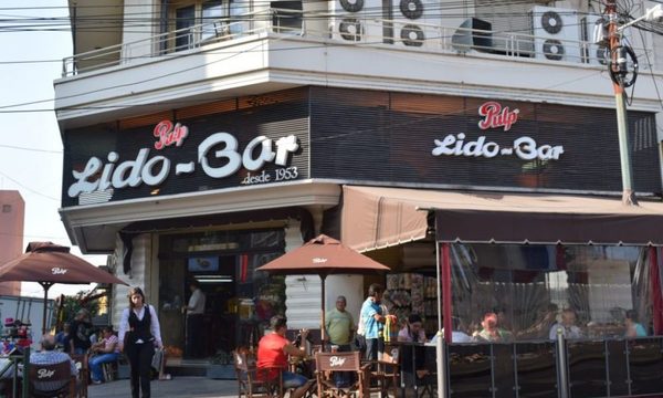 El Lido-Bar “con un pie afuera» del casco histórico de Asunción