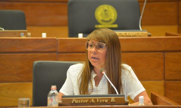 Diputados se ratifican en sanción a Celeste Amarilla