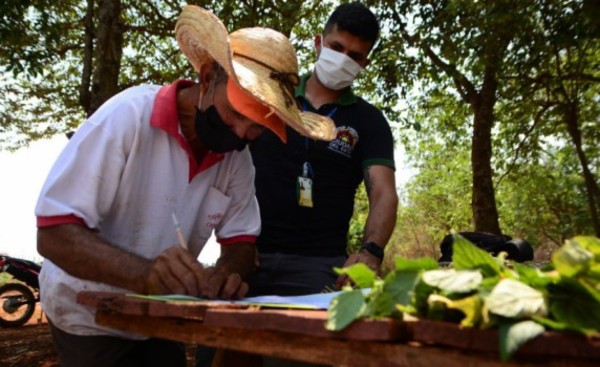 Municipalidad entregó insumos para huerta comunitaria