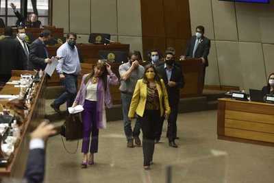 Diputada lamenta que se haya revalidado la censura bajo ropaje de sanción disciplinaria - Megacadena — Últimas Noticias de Paraguay