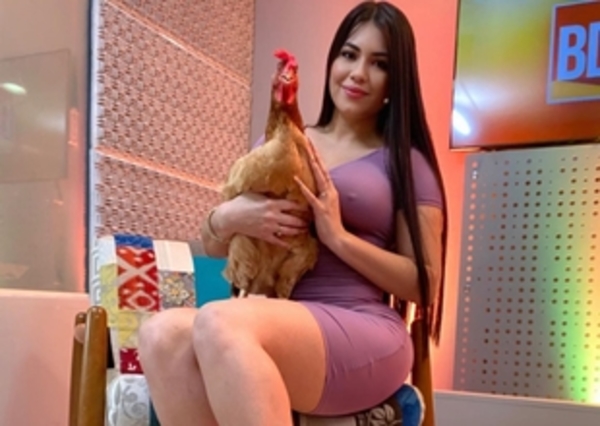 Hortensia, la gallina de Laurys Dyva, ya tiene Instagram