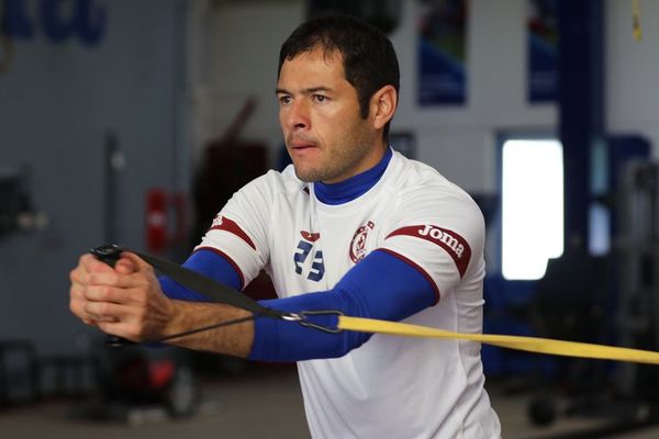 Afirma que puede pelearle el puesto a Aguilar - Fútbol - ABC Color