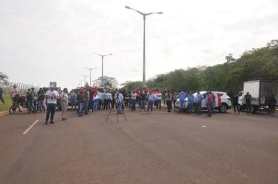 Saltoguaireños quieren ver para creer que es efectiva la reapertura de la frontera - Nacionales - ABC Color