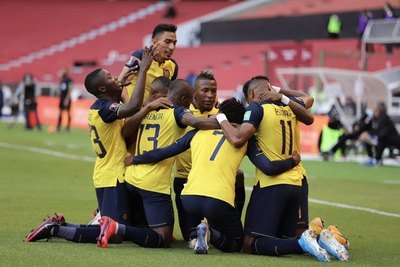 Ecuador le da un golpazo a Uruguay