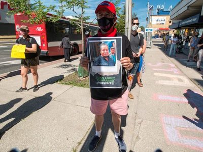 Mexicano declara que granja no ayudó a jornalero que murió de COVID en Canadá - MarketData