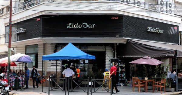 La Nación / Negociando: gerente del Lido Bar espera no abandonar local céntrico