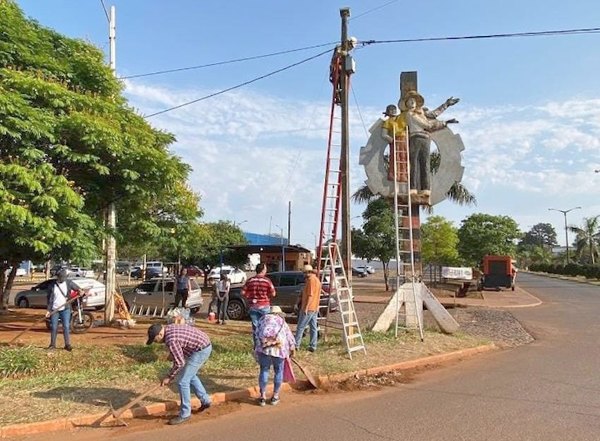 Crónica / “Resucitan” estatua para nuevo look