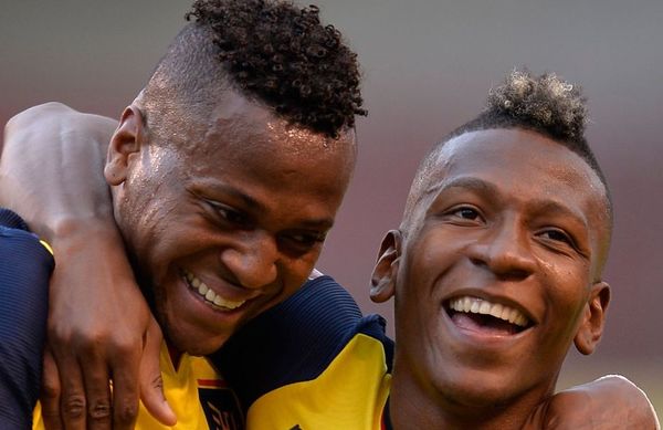 Ecuador derrota a Uruguay en Quito - Fútbol - ABC Color