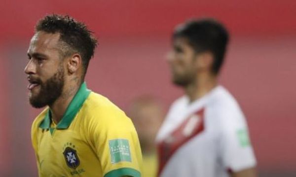 Neymar se luce con un triplete en el triunfo de Brasil ante Perú