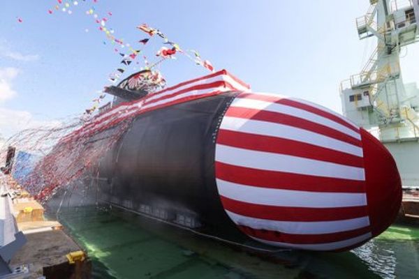 Japón presentó un nuevo submarino en medio de los conflictos marítimos con China