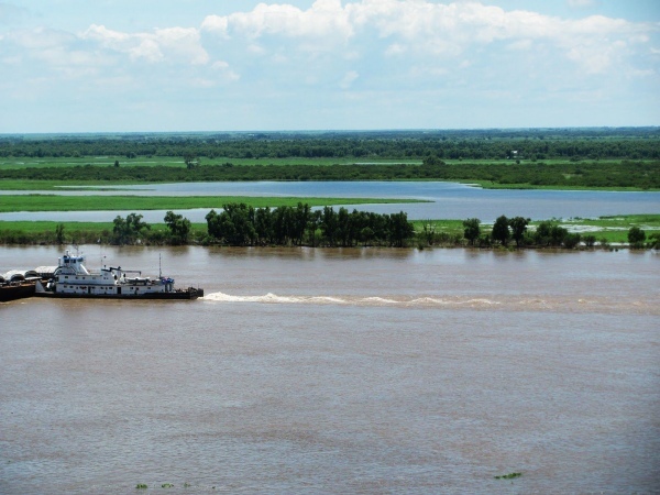 Plan de contingencia: garantizan navegabilidad del Paraná y salida de productos agrícolas