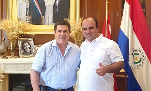 Julio Balbuena se reúne con el líder Horacio Cartes - Noticiero Paraguay