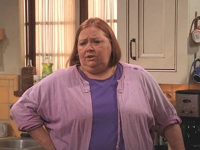 Muere Conchata Ferrell, actriz de la serie Dos hombres y medio