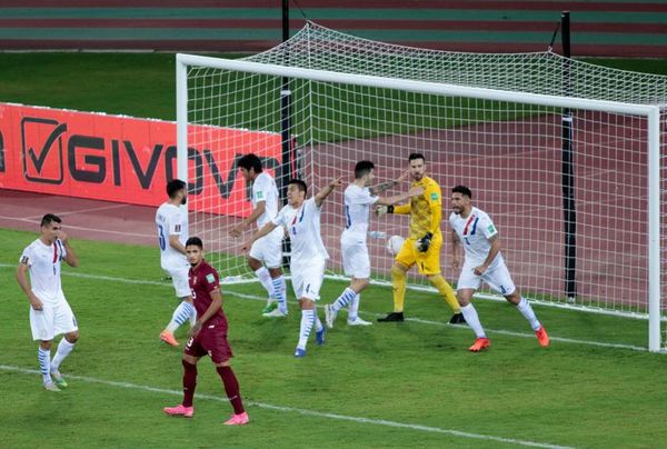 De no jugar desde febrero a desviar un penal clave: Antony Silva, la figura del triunfo - Fútbol - ABC Color