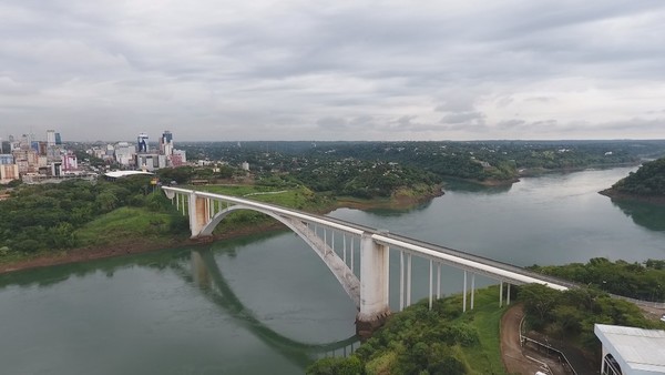 Autoridades sanitarias de FOZ NO quieren la REAPERTURA del Puente de la Amistad