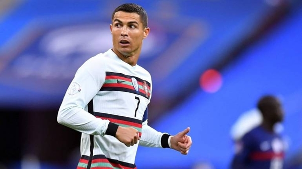 HOY / Cristiano Ronaldo viaja a Italia en un avión ambulancia