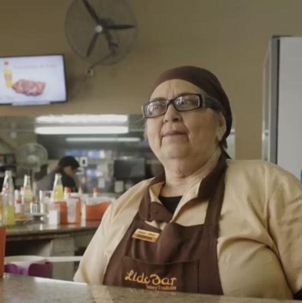 Crónica / Moza del Lido: "Muhas veces al dormir soñaba el grito de croquetaaaa"