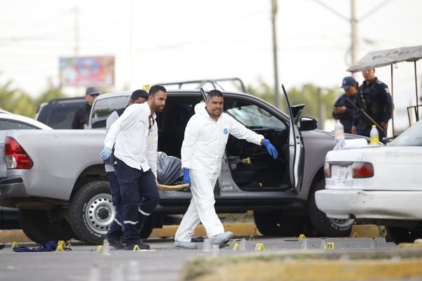 Seis presuntos sicarios mueren en choque con policías en el centro de México - MarketData