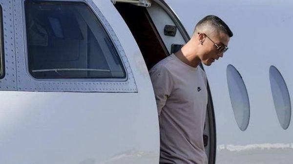 Cristiano Ronaldo viaja a Turín en un avión ambulancia