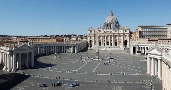 El papa Francisco suspende el contacto cercano con los fieles