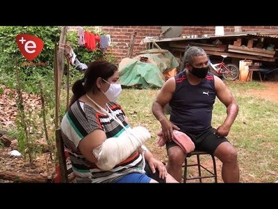 AUTOMOVILISTA HUYÓ TRAS CHOCAR A MOTOCICLISTAS SOBRE RUTA PY01