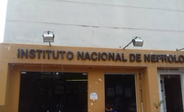 HOY / Pacientes renales reciben menos horas de diálisis por falta de agua