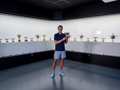 Nadal deposita su 20º título de Grand Slam en su museo de Manacor