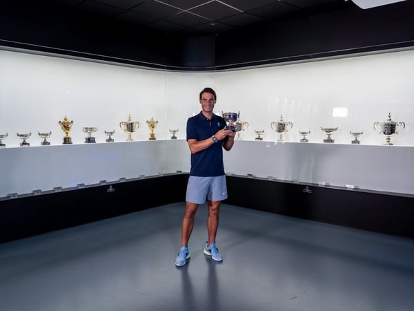 Nadal deposita su 20º título de Grand Slam en su museo de Manacor