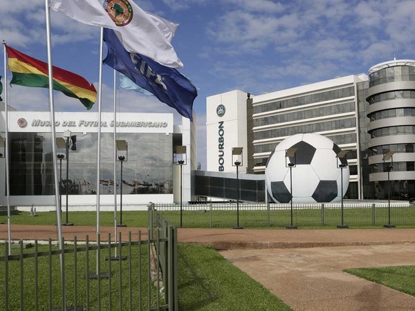 Conmebol recupera 37 millones de dólares de cuentas de Leoz y Deluca