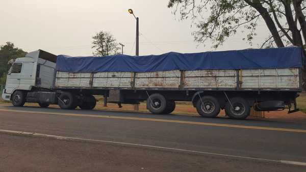 Horqueta: Retienen camión repleto de postes de quebracho