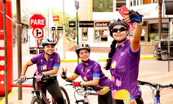 Ciclistas se unen para luchar contra el cáncer de mama