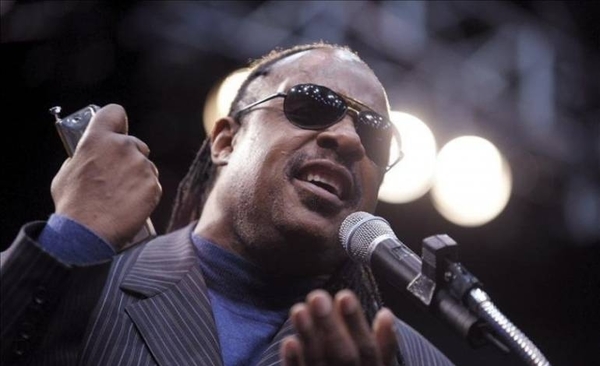 HOY / Stevie Wonder presenta dos nuevos temas y apunta a su primer disco en 15 años