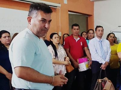MEC suspende sin goce de sueldo a titular de la FEP, Silvio Piris, por liderar “toma” - Nacionales - ABC Color