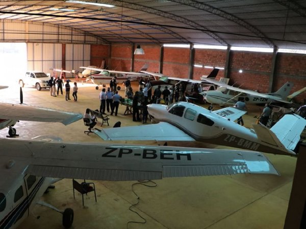 Samura habría utilizado aeródromo para burlar asedio de la Justicia