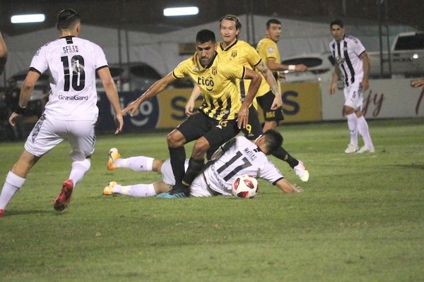 Crónica / El Clausura en modo covid