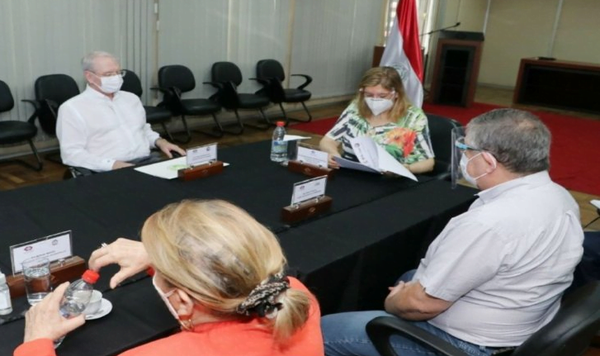 Denuncian a senadores por instigar a invasores para ocupar tierras - Noticiero Paraguay