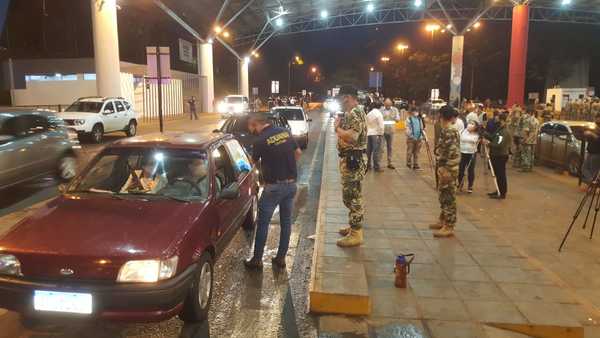 Puente de la Amistad es reabierto después de 7 meses para paso vehicular