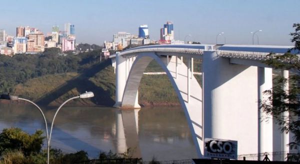 Mario Abdo y Jair Bolsonaro resaltan la reapertura de las fronteras