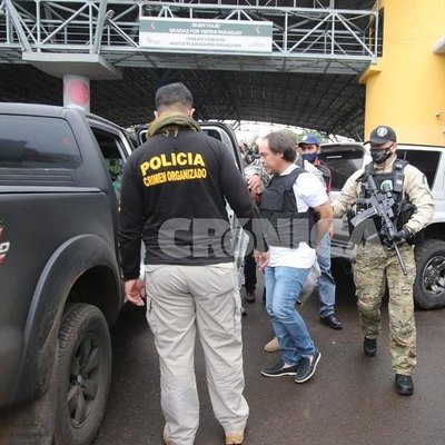 Crónica / Bai bora para contrabandista que se escondió en una chimenea