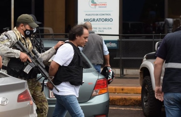 Expulsan del país a “Pingo”, prófugo de Brasil por crimen organizado - Noticiero Paraguay
