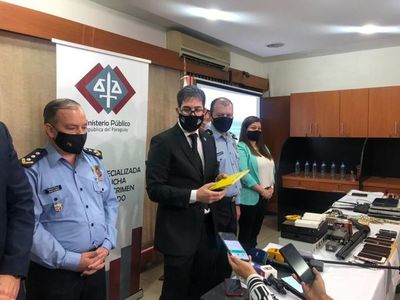 Grillón será convocado para dar explicaciones sobre el "cuaderno amarillo"