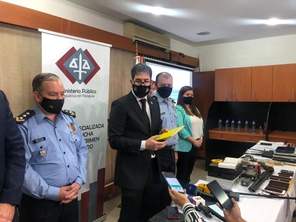 Grillón será convocado para dar explicaciones sobre el "cuaderno amarillo"