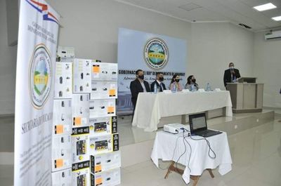 Gobernación entregó equipos informáticos a instituciones educativas