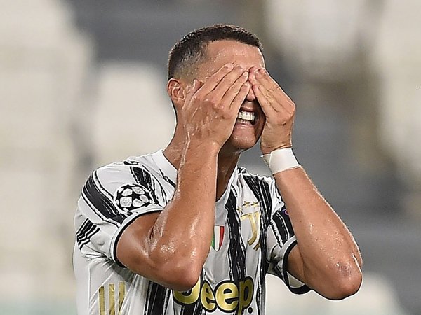 Ronaldo pudo violar protocolo contra covid al viajar a Turín, según ministro