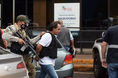 Expulsan a Pingo, ex PM y contrabandista que se escondió en una chimenea
